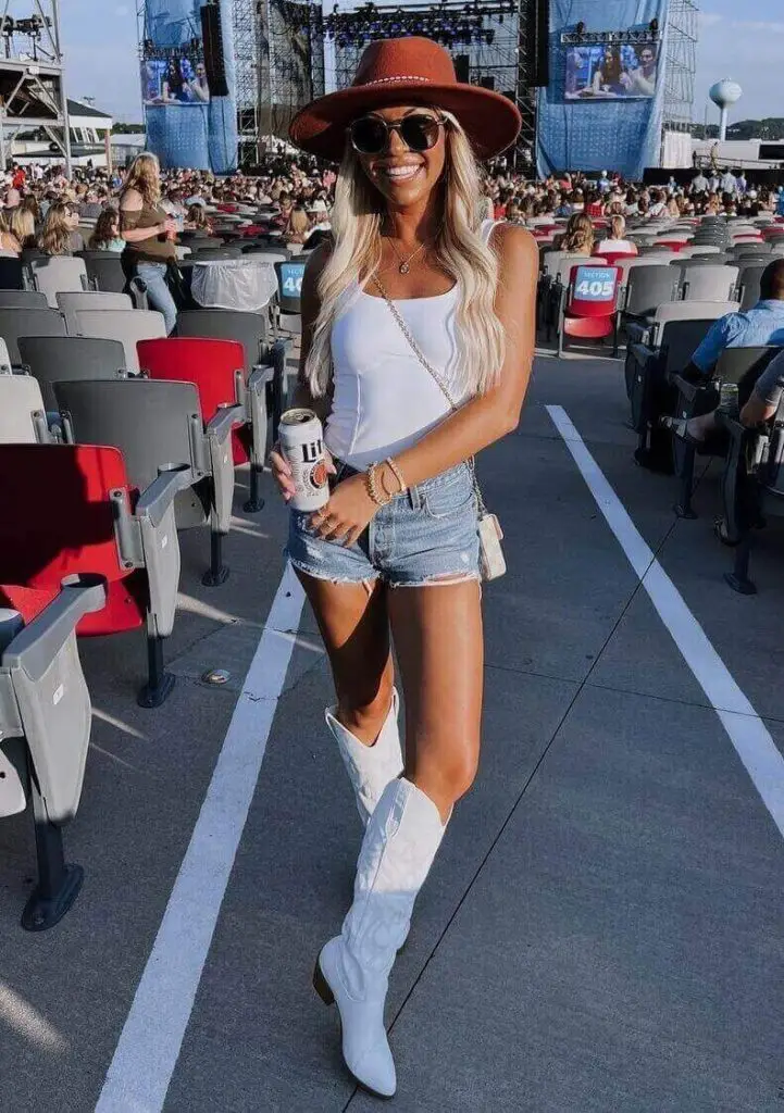 What To Wear To a Country Concert in 2024? ( 20+ Real Life Outfit Ideas ...