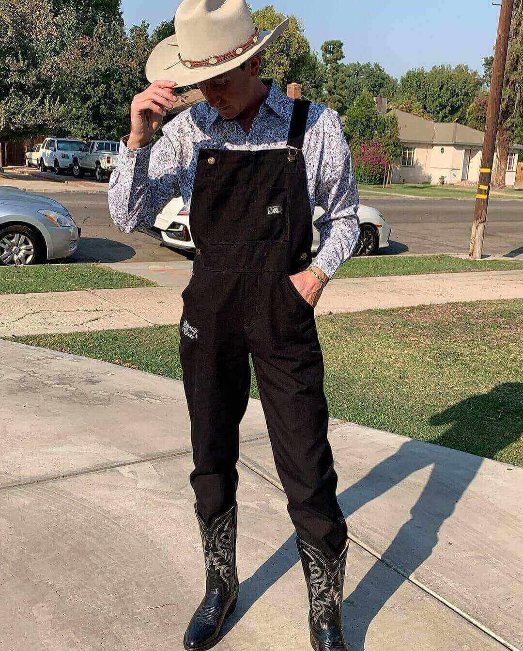 What To Wear To a Luke Combs Concert in 2024? ( 10+ Real Life Outfit